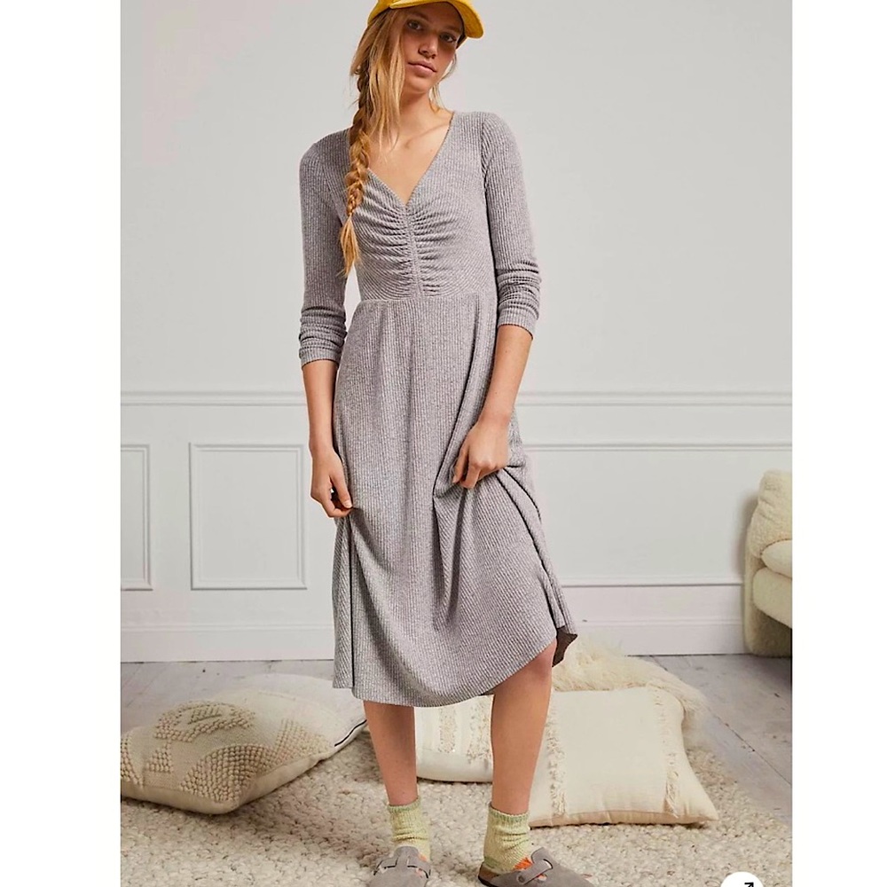 Anthropologie Charla Ruched Midi Dress in Dove Gray. Size XS (4). NWOT